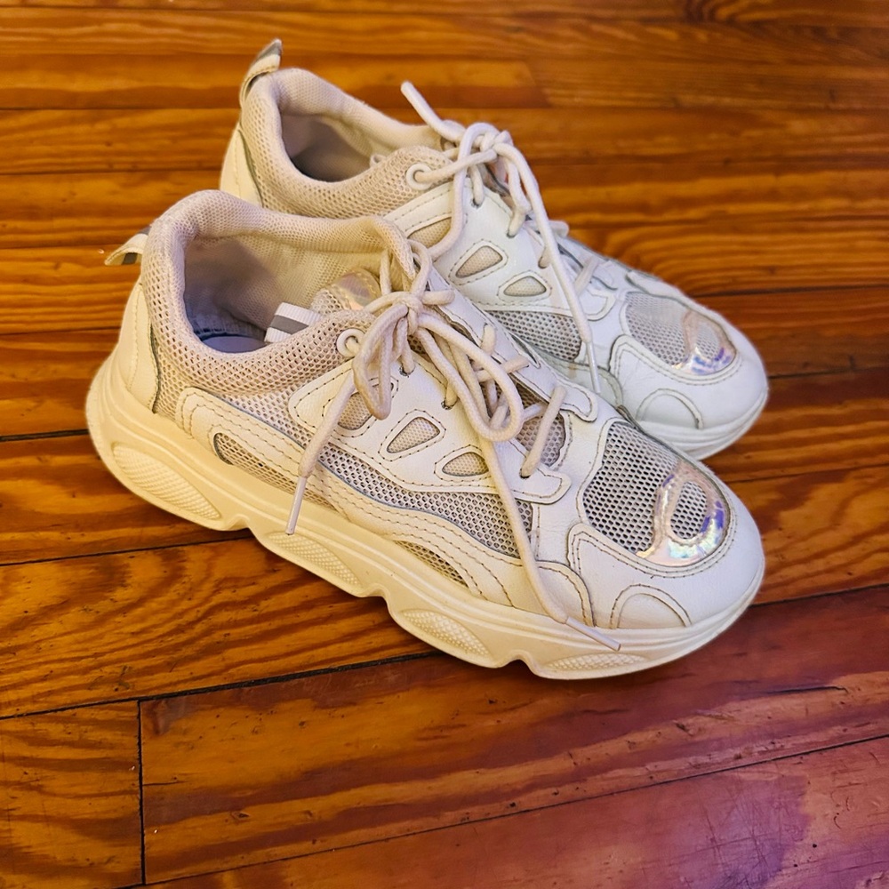 White Sneakers Size 6,5 women